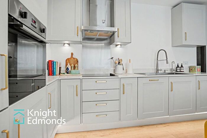 2 Bedroom Flat For Sale In Mill Wood, Eleanore House Mill Wood, ME14