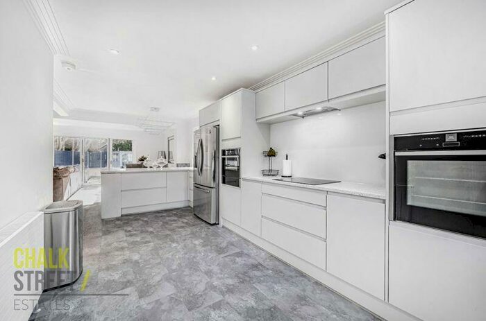 5 Bedroom Detached House To Rent In The Sheilings, Emerson Park, Hornchurch, RM11