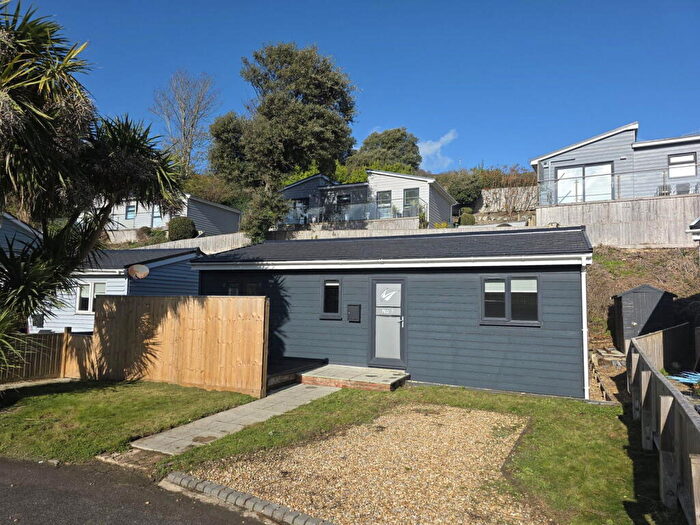2 Bedroom Chalet To Rent In Shore Road, Bonchurch, Ventnor, PO38