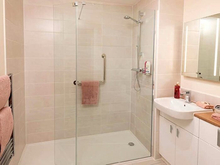 2 Bedroom Retirement Property To Rent In Tyn-Y-Gongl, Benllech, Isle Of Anglesey, LL74