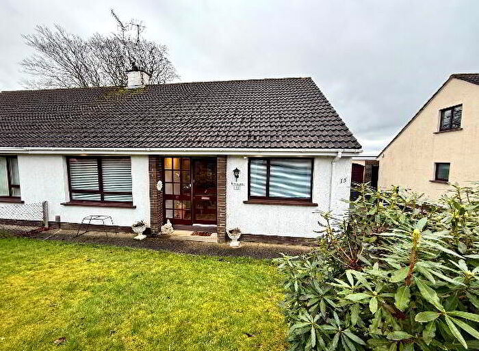 4 Bedroom Chalet Bungalows For Sale In Grovemount Court, L'Derry, BT47