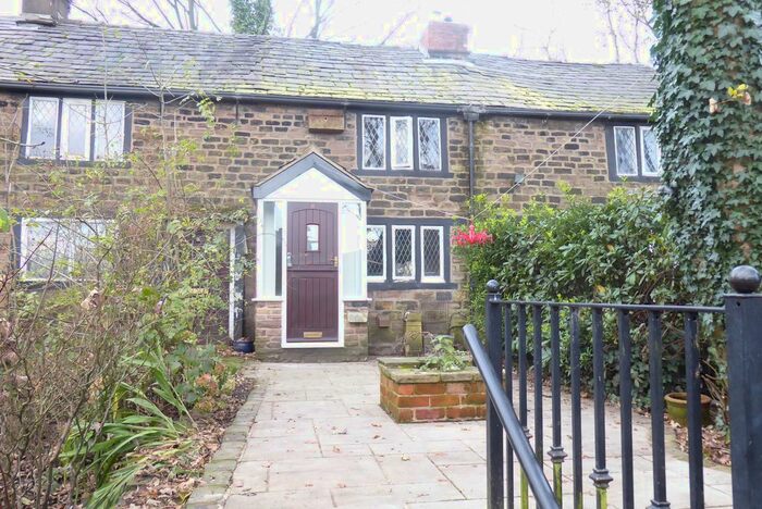 2 Bedroom Cottage To Rent In Hill Top, Bolton, BL1