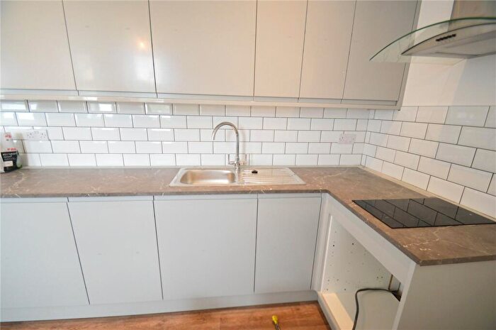 Apartment To Rent In High Street, Caterham, Surrey, CR3