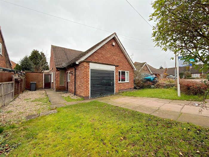 2 Bedroom Detached Bungalow For Sale In Oakside Close, Goodwood, Leicester, LE5