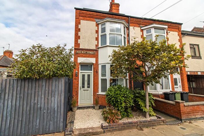 3 Bedroom Semi-Detached House For Sale In Railway Street, Wigston, LE18