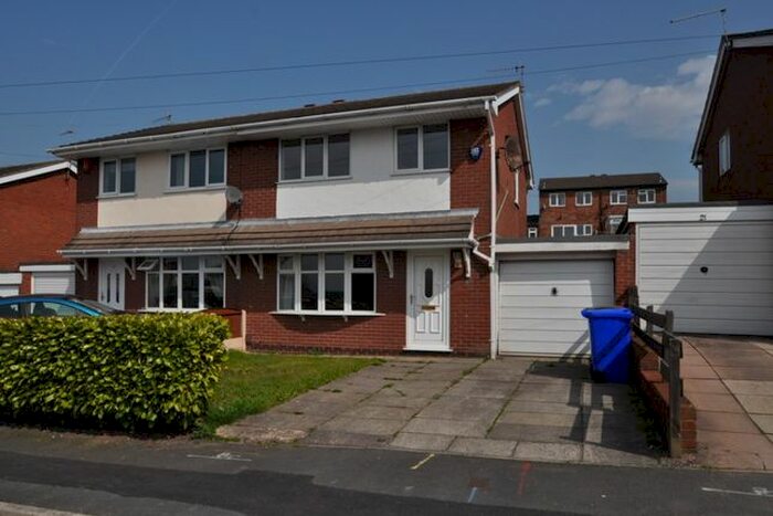 3 Bedroom Semi-Detached House To Rent In Souldern Way, Meir Hay, Longton, ST3