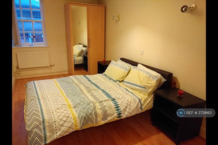 1 Bedroom Flat To Rent In Brunel Court, London, SE16