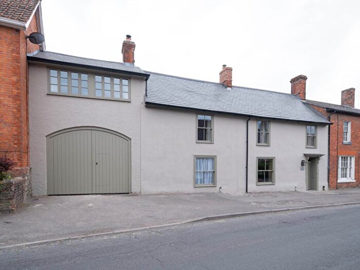 4 Bedroom House For Sale In High Street, Market Lavington, Devizes, Wiltshire, SN10