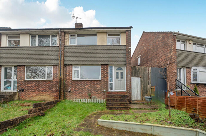 3 Bedroom Semi Detached House For Sale In Crowther Close, Sholing, Southampton, Hampshire, SO19