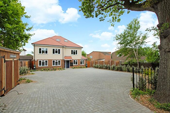 2 Bedroom Flat To Rent In Swakeleys Road, Ickenham, UB10