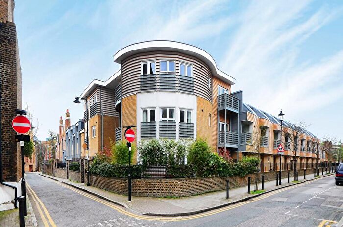 2 Bedroom Flat To Rent In Sans Walk, Clerkenwell, London, EC1R