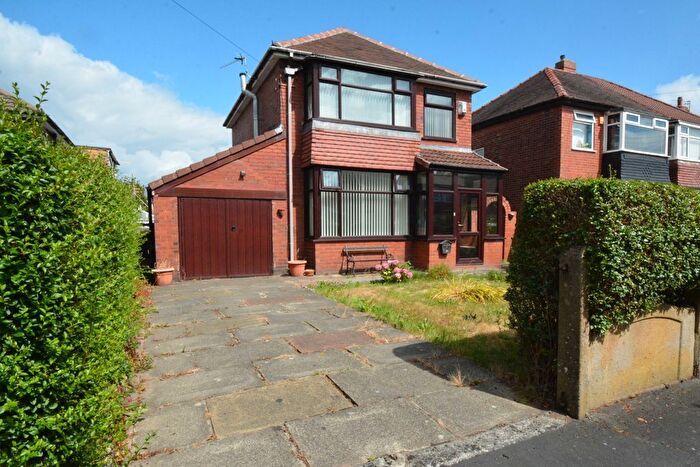 3 Bedroom Detached House For Sale In Wentworth Avenue, Abbey Hey, M18