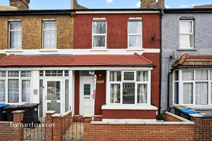 2 Bedroom Terraced House For Sale In Tankerton Terrace, Croydon, CR0