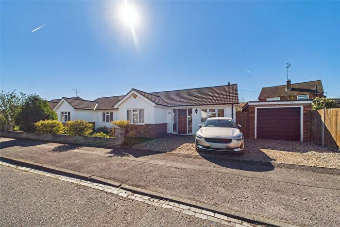 3 Bedroom Bungalow To Rent In Ray Lea Road, Maidenhead, Berkshire, SL6