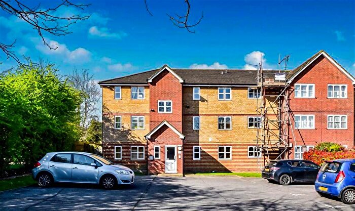 2 Bedroom Flat To Rent In Simms Gardens, London, N2