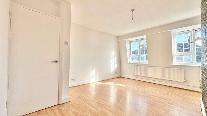 1 Bedroom Flat For Sale In Newport Avenue, London, E13