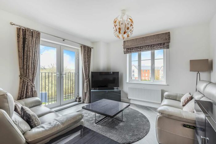 2 Bedroom Flat To Rent In William Heelas Way, Wokingham, RG40