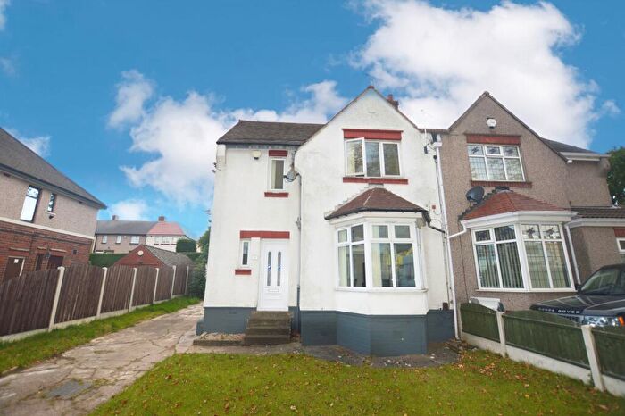 3 Bedroom Semi-Detached House To Rent In Ridgeway Road, Hollinsend, Sheffield, S12