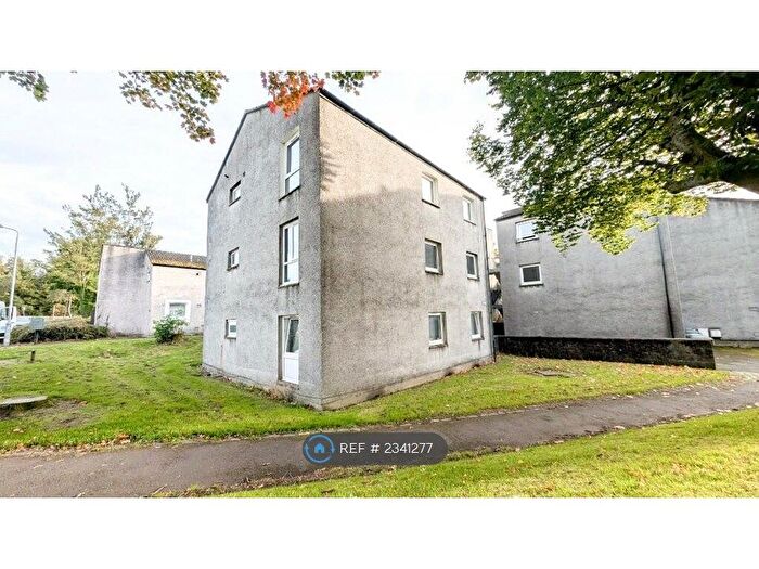 3 Bedroom Flat To Rent In Cedar Road, Cumbernauld, Glasgow, G67