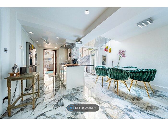 4 Bedroom Flat To Rent In Maida Vale, London, W9