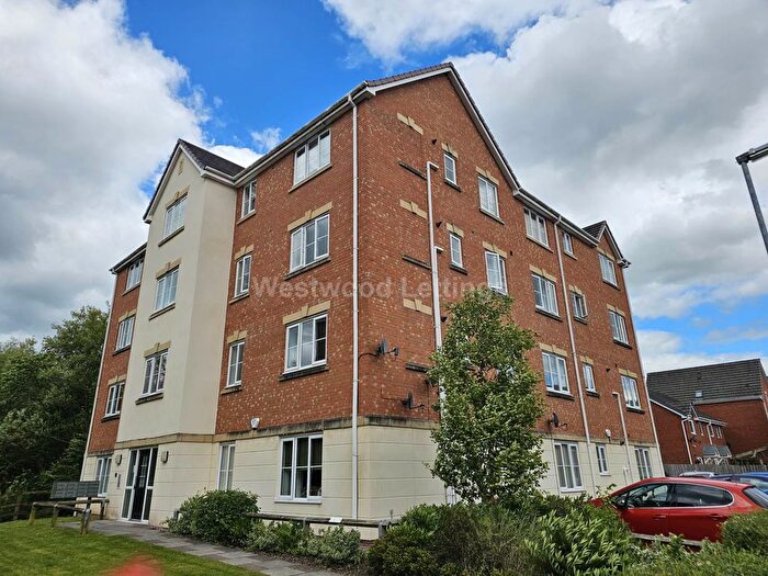 2 Bedroom Flat To Rent In Clover Grove, Leekbrook, ST13