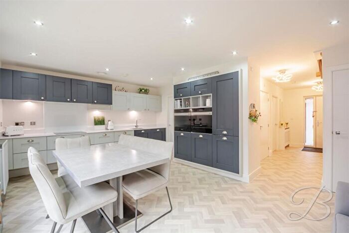 4 Bedroom Detached House For Sale In Waterfield Way, Clipstone Village, Mansfield, NG21