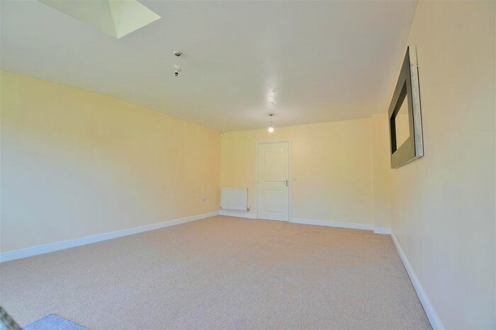 3 Bedroom Terraced House To Rent In Fernleigh Row, Berryfield, Slough, SL2