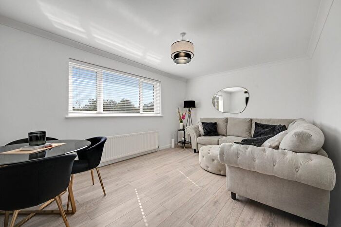 2 Bedroom Flat For Sale In Station Road, Crayford, DA1