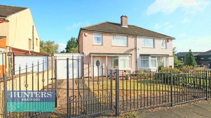 3 Bedroom Semi-Detached House To Rent In Burnham Avenue, Bradford, BD4