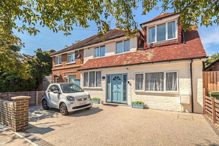 Studio To Rent In Clonmel Road, Teddington, TW11