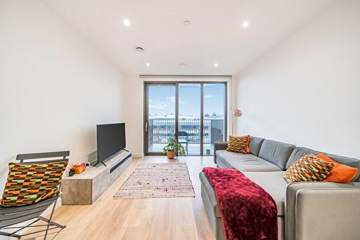 1 Bedroom Flat For Sale In Cerulean House, Greenford, Ealing, UB6