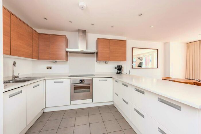 2 Bedroom Flat To Rent In Curtain Road, Shoreditch, London, EC2A