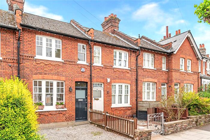 2 Bedroom Terraced House To Rent In South View Road, N8