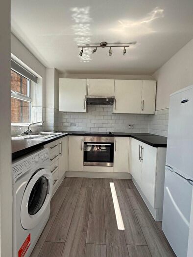 2 Bedroom Apartment To Rent In Chigwell Lane, Loughton, Essex, IG10