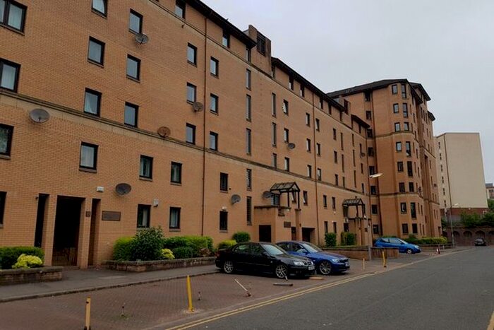 2 Bedroom Flat To Rent In Parsonage Square, Glasgow, G4