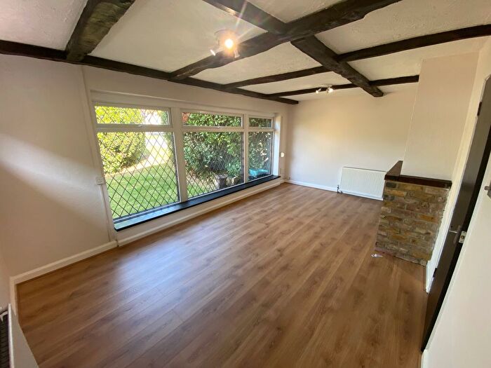4 Bedroom Barn Conversion To Rent In Pollards Close, Goffs Oak, Waltham Cross, EN7