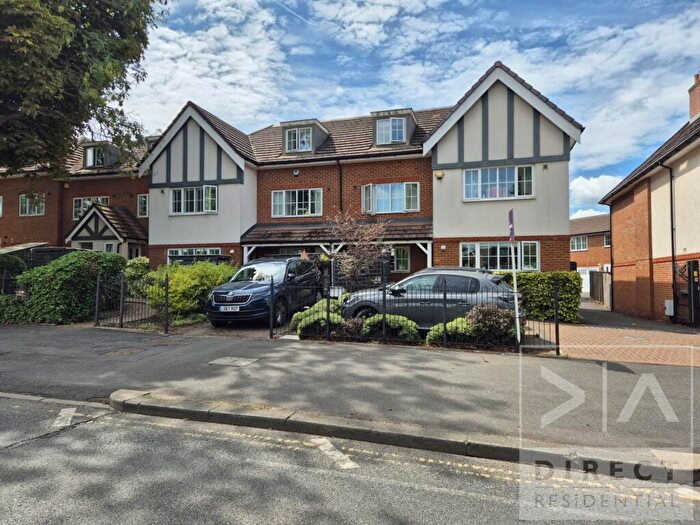 4 Bedroom End Of Terrace House To Rent In Cuddington Avenue, Worcester Park, KT4