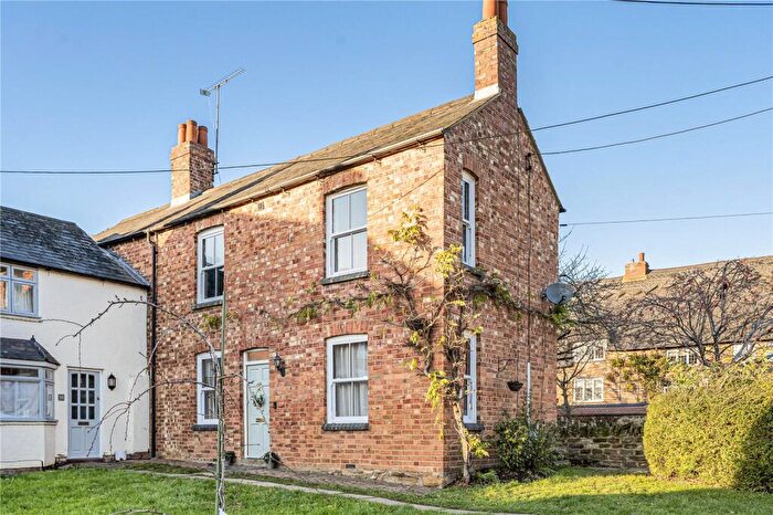 3 Bedroom Semi Detached House For Sale In Sutton Street, Flore, Northampton, Northamptonshire, NN7