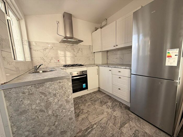 1 Bedroom Link Detached House To Rent In Belmont Hill, London, SE13