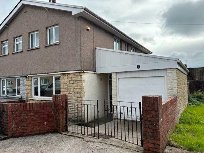 3 Bedroom Semi-Detached House To Rent In Erw Ifan, Pencoed, CF35