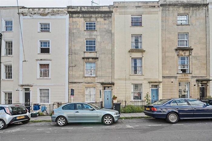 1 Bedroom Flat For Sale In Meridian Place, Clifton, BS8