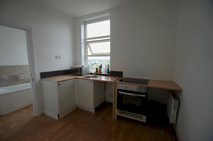 1 Bedroom Flat To Rent In Hustler Street, Bradford, BD3