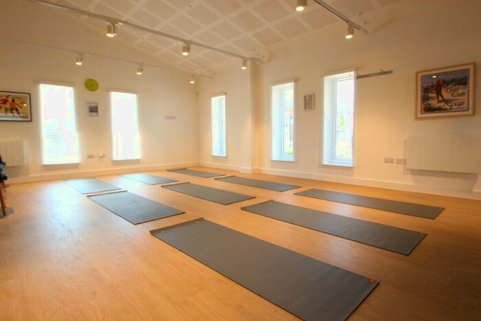 2 Bedroom Apartment To Rent In Holmbush Mews, RH12