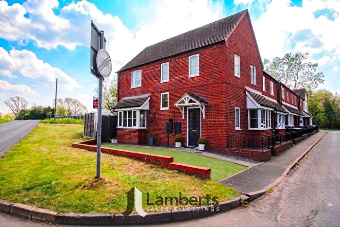 3 Bedroom Semi-Detached House For Sale In Green Lane, Studley, B80