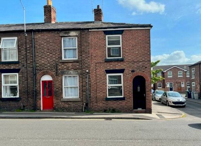 3 Bedroom House To Rent In Chester Road; Macclesfield., SK11
