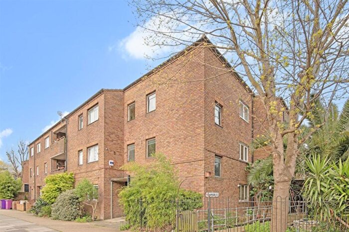 1 Bedroom Flat To Rent In Chambord Street, London, E2