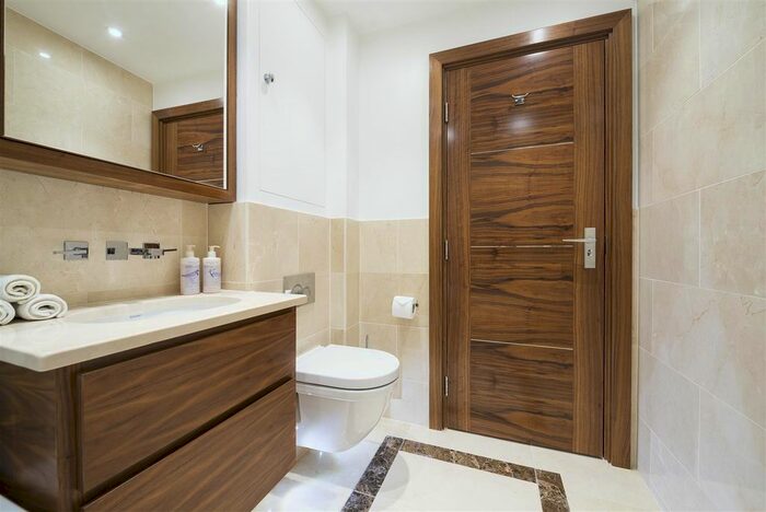 1 Bedroom Flat To Rent In Kensington Gardens Square, Bayswater, W2