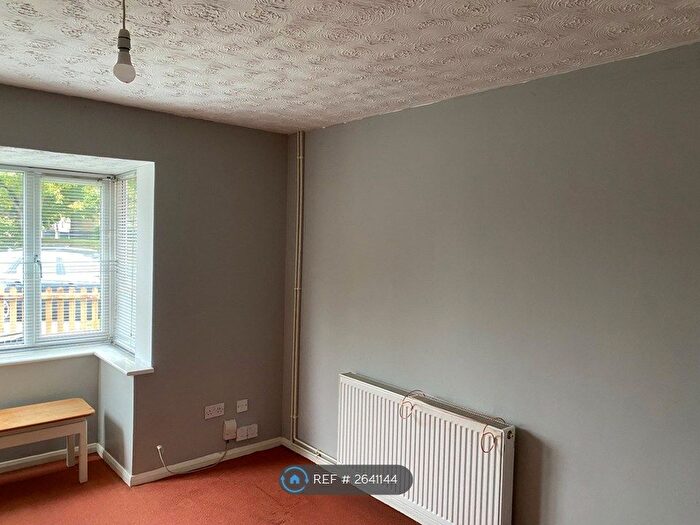 2 Bedroom Semi-Detached House To Rent In Ripon Court, Biggleswade, SG18