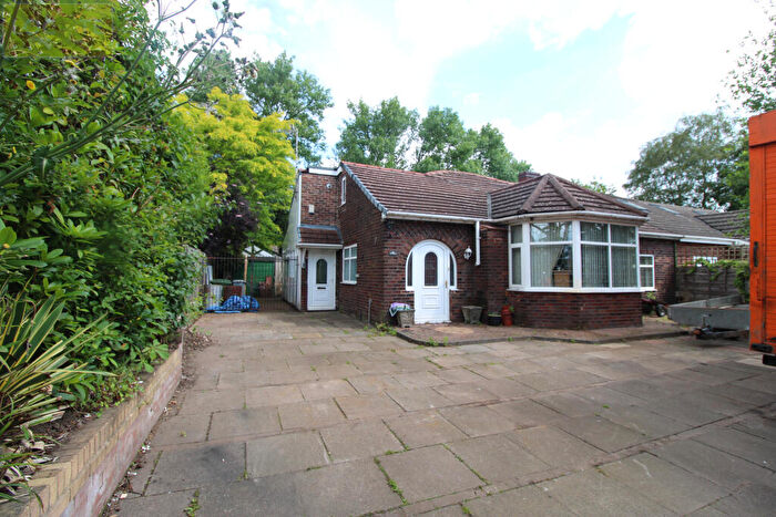 3 Bedroom Semi-Detached Bungalow For Sale In Moorside Road, Urmston, M41