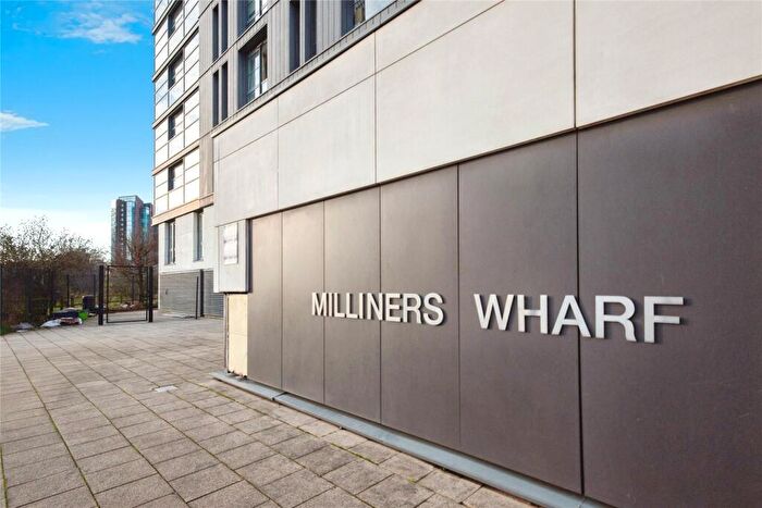 2 Bedroom Flat For Sale In Munday Street, Manchester, Greater Manchester, M4